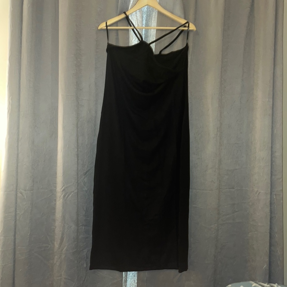 Black Asymmetrical Strap Ribbed Dress; Size 18/20